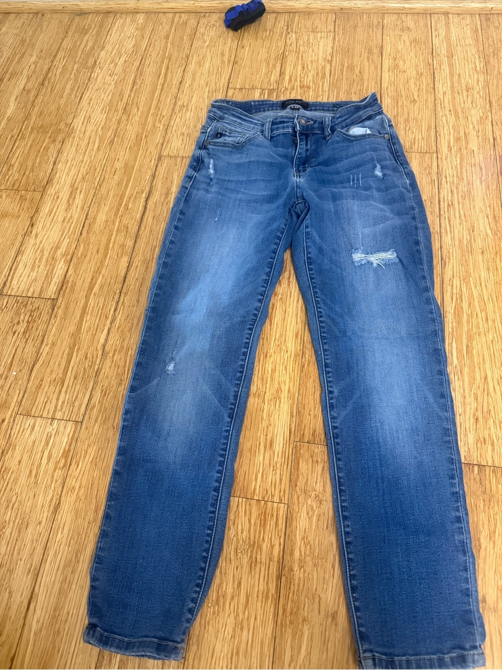 Judy Blue Women's Skinny Jeans - Medium Blue Distress